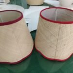 RAFFIA SINT-JAKOBSSCHELP LAMPENKAP met CRÈME TRIM SMALL en middelgrote maten uit China MEGA lamp en kap fabriek 2023